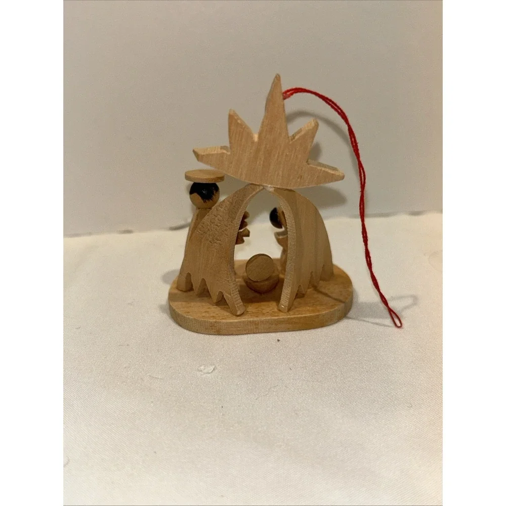 Vtg Retro Bethlehem Nativity Folk Art East Germany Hand‎ Carved Ornament